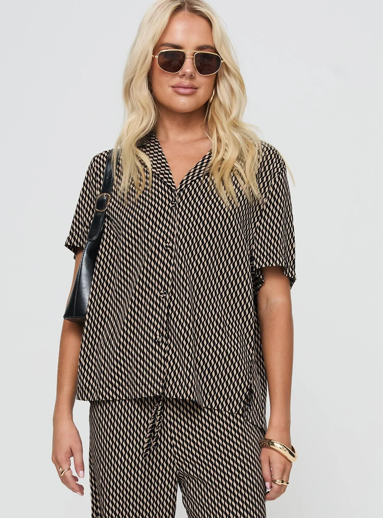 Begonia Shirt Beige / Black