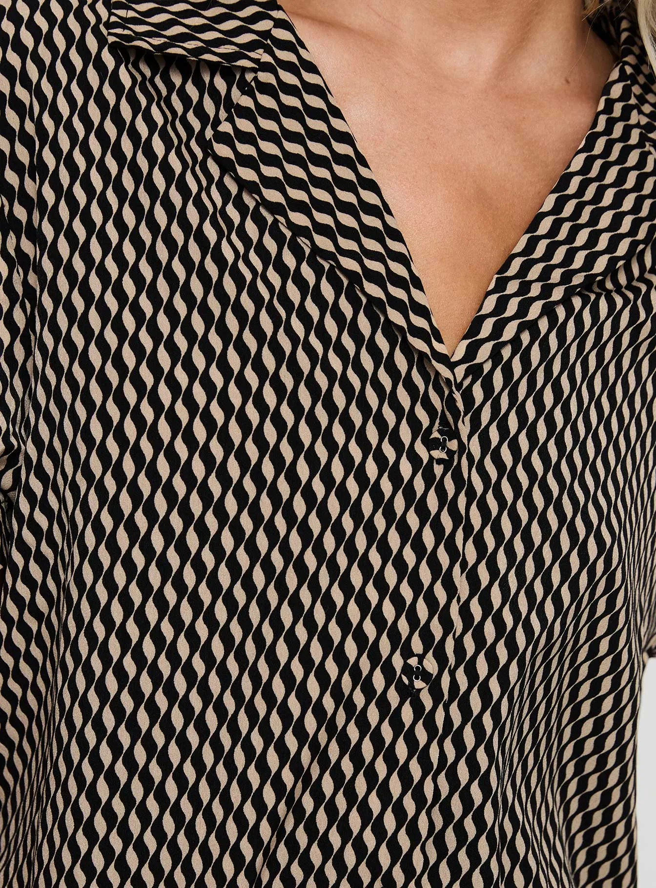 Begonia Shirt Beige / Black