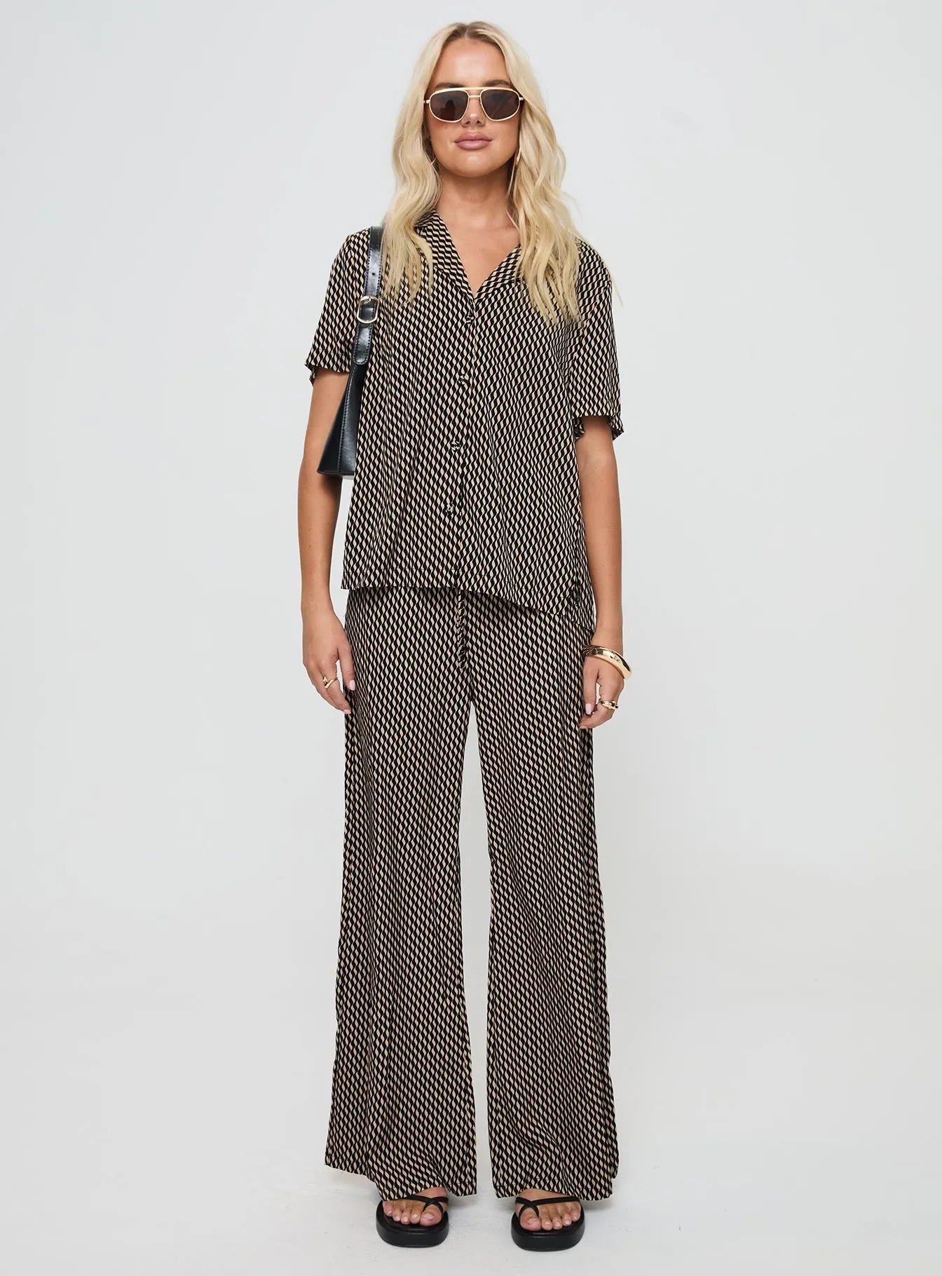Begonia Shirt Beige / Black